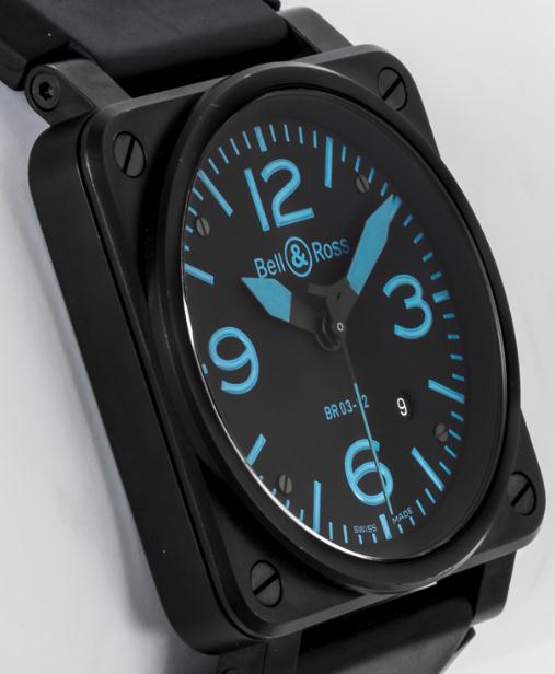 The enlarged hour markers and hands are all coated with blue luminescent plating.