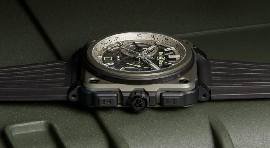 The movement could be viewed through the sapphire crystal and caseback.