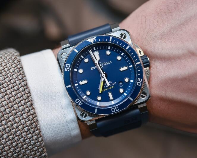 The blue is very suitable to be used on the diving watches.