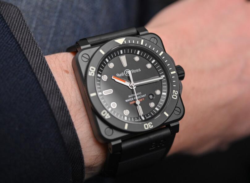 Swiss reproduction watches are cool in black.