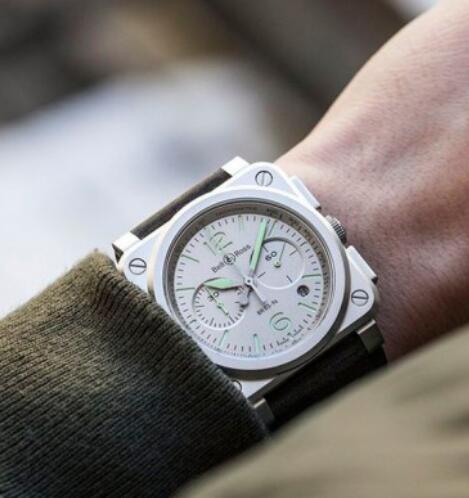 Swiss replication watches online present chronograph display.