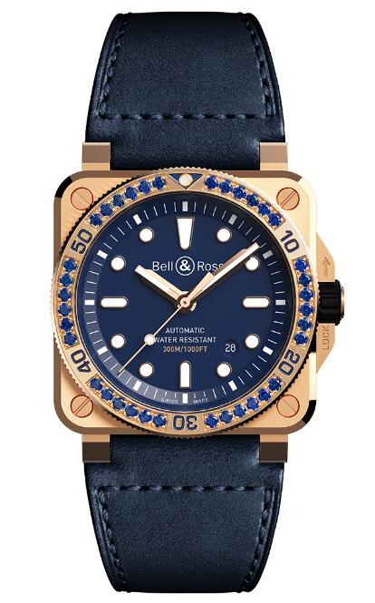 Forever reproduction watches are retro with bronze material.