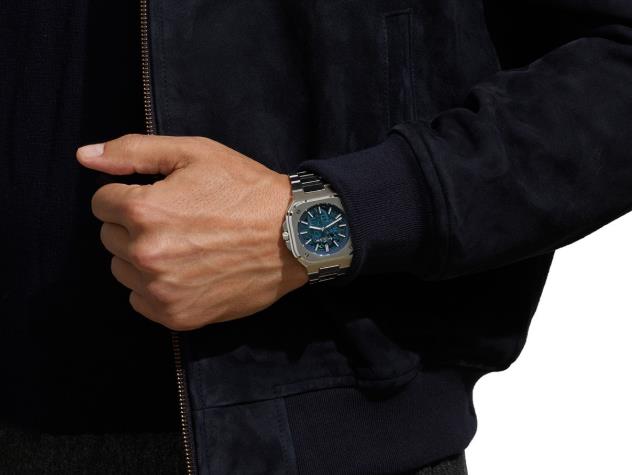 The male replica watches have blue dials.