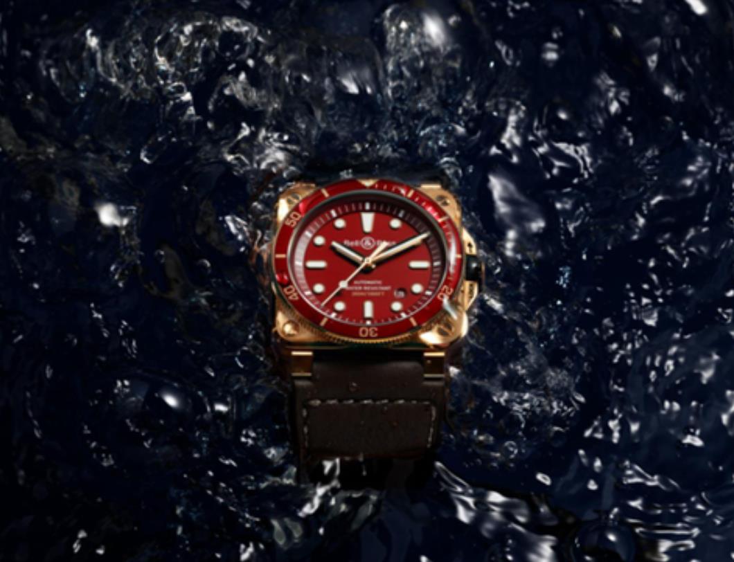 The bronze fake watch is waterproof.