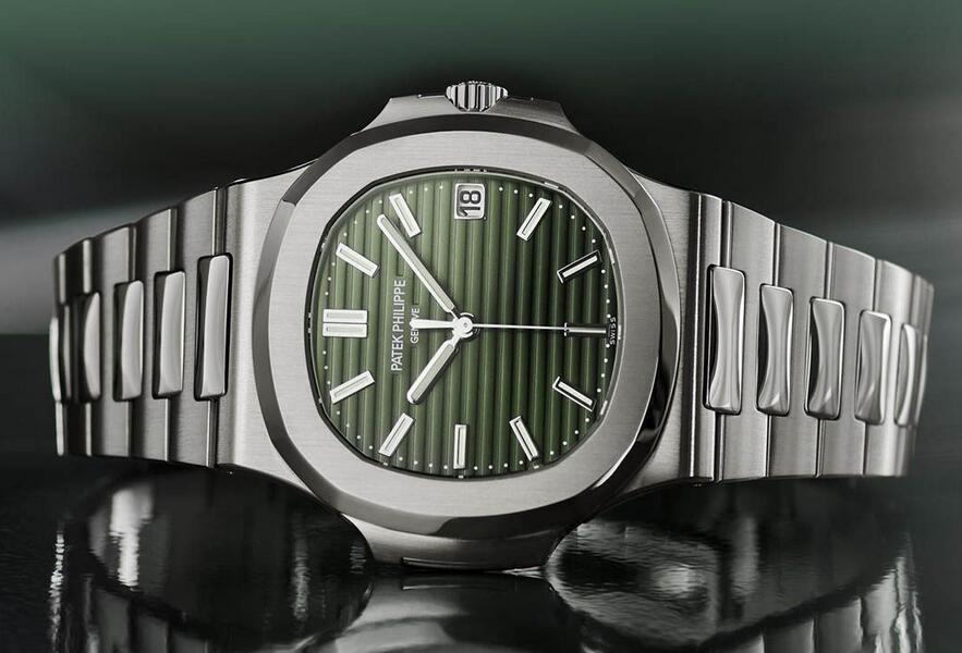 Second Olive Green Best Quality Patek Philippe Nautilus Replica Watches UK Hit The Auction Market